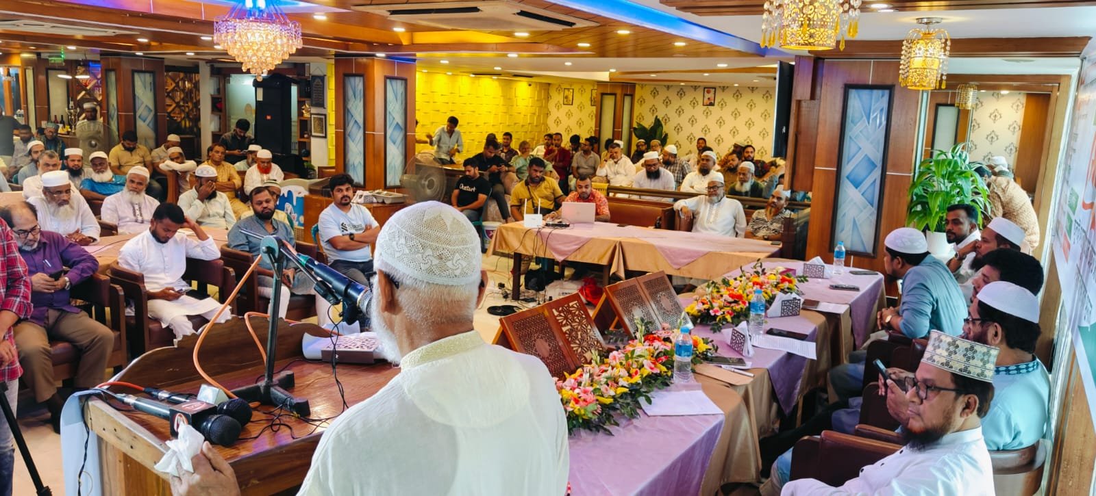 গণ ভোটের রায় বাস্তবায়নের দাবিতে ১১ দলীয় ঐক্য নারায়গঞ্জ মহানগরী কর্তৃক আয়োজিত সেমিনার ও জুলাই গণ অভ্যূথানে আহত সাংবাদিকদের সম্মাননা স্মারক প্রদান